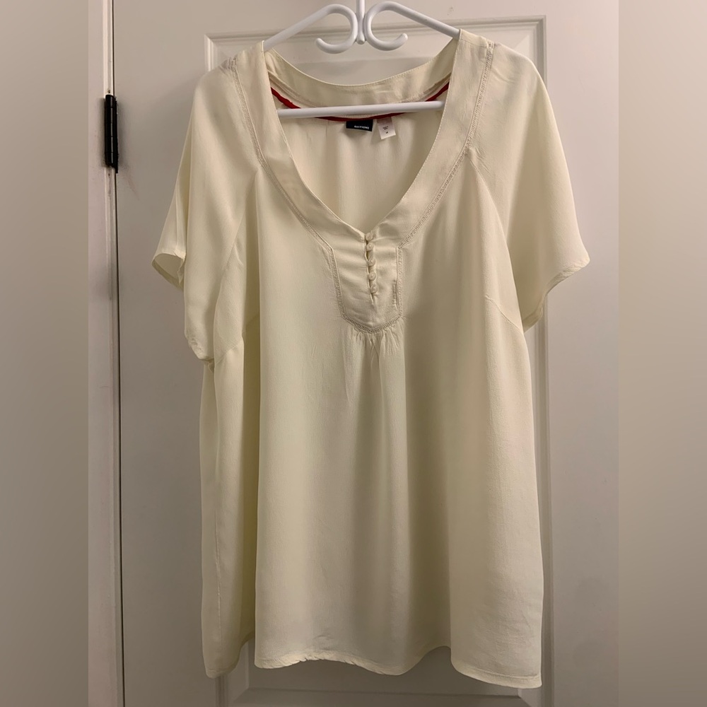 Basic Editions Cream Buttoned Blouse Short Sleeve